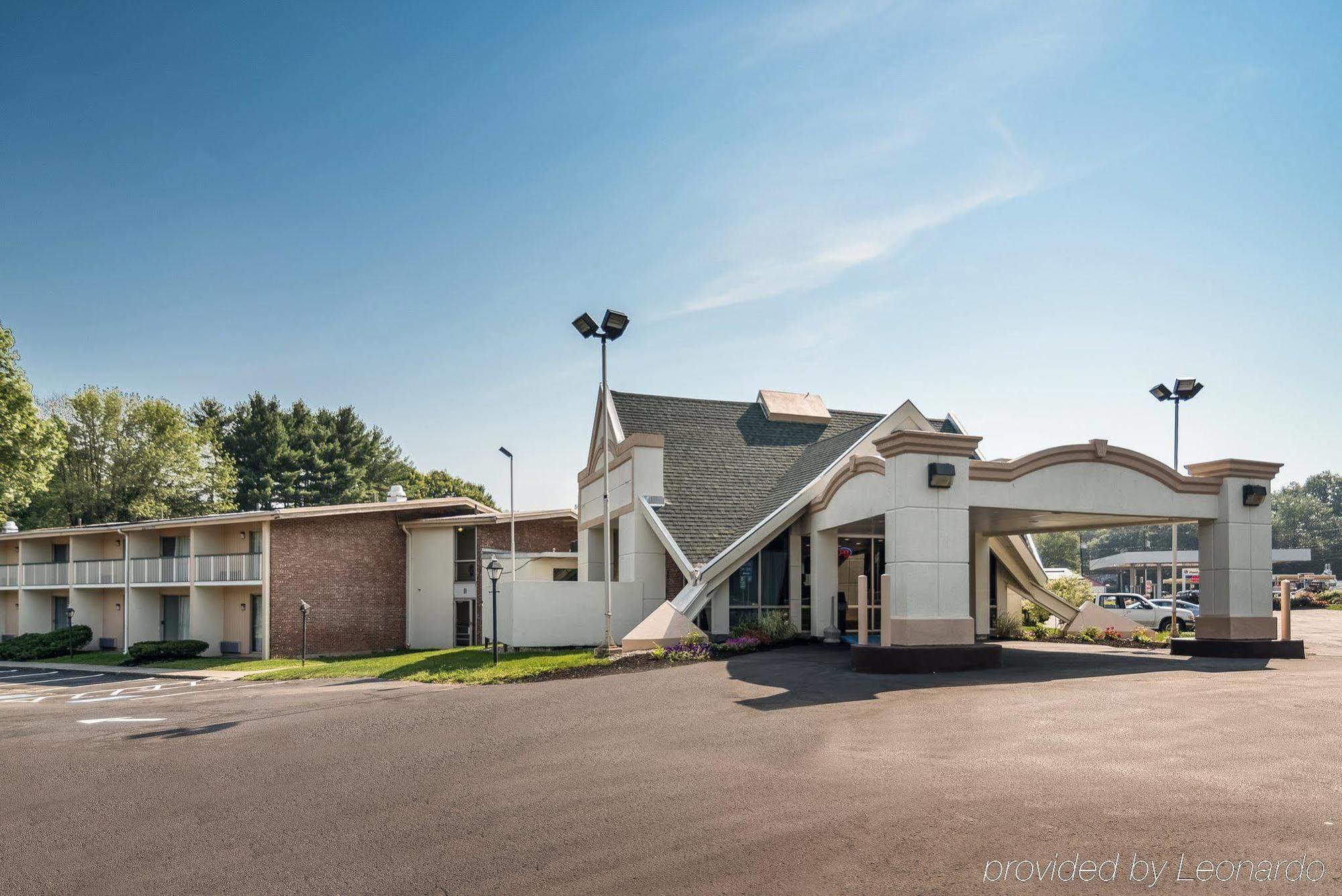 Rodeway Inn Greenfield Exterior foto