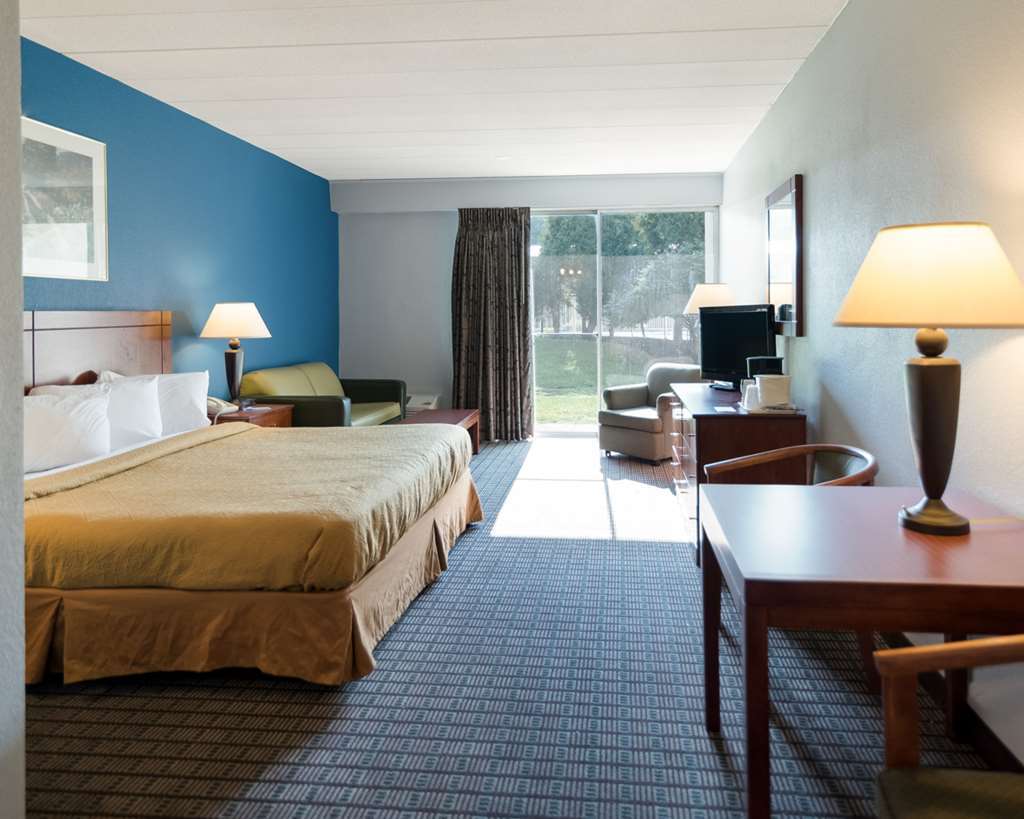 Rodeway Inn Greenfield Habitación foto