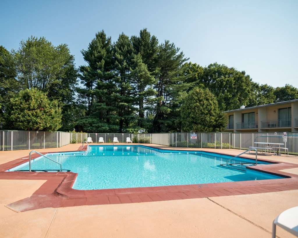 Rodeway Inn Greenfield Facilidades foto